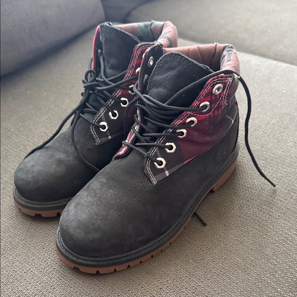 Boys size 2 Timberlands